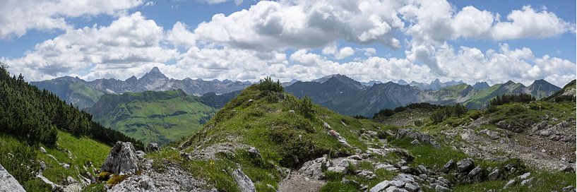 An expanse that breathes - the Koblat high trail by Walter G. Allgöwer
