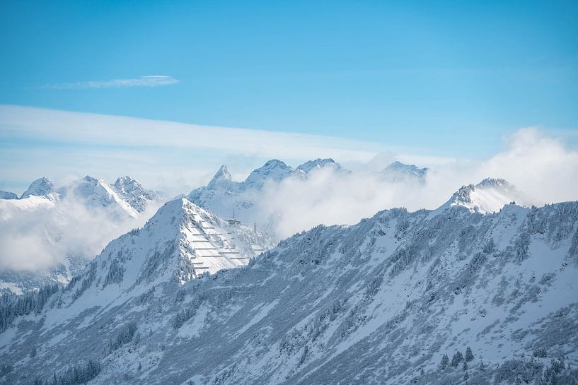 Walmedinger Horn and the Tretachspitze in the background by Leo Schindzielorz