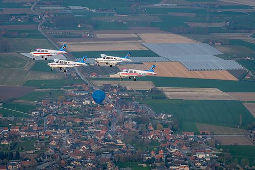 The Victors above Flanders.