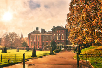 Kensington Palace in de gouden herfst