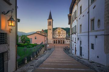 Spoleto, kathedraal Santa Maria duomo. Umbrië, Italië. van Stefano Orazzini