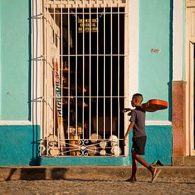 Muzikanten in Trinidad, Cuba van Peter Schickert