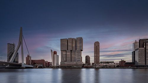 Skyline von Rotterdam bei Sonnenuntergang