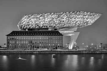 La maison du port d'Anvers en noir et blanc