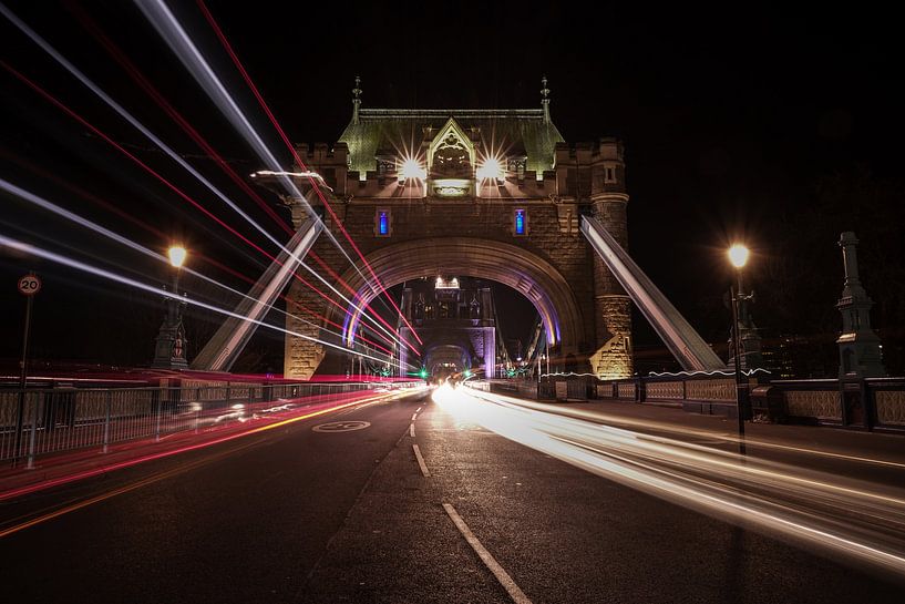 London by Hello Pompoyo