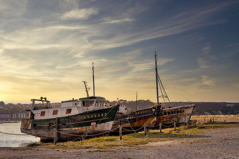 Bootsfriedhof in Camaret-sur-Mer in der Bretagne, Frankreich von Carla Schenk