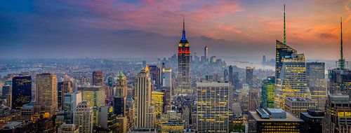 Manhattan (New York City) panorama tijdens een prachtige zonsondergang
