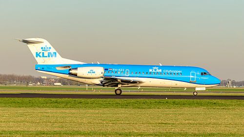 KLM Fokker 70 passagiersvliegtuig.