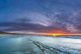 Paal 12 Texel sunset by Richard Heerschap Fotografie