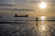 Tegenlicht op een Zeeuws strand van Marcel Klootwijk thumbnail