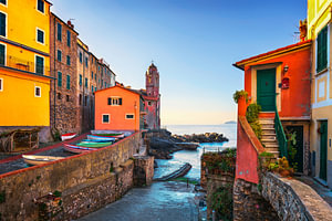 Bunte Häuser im ligurischen Küstendorf Tellaro