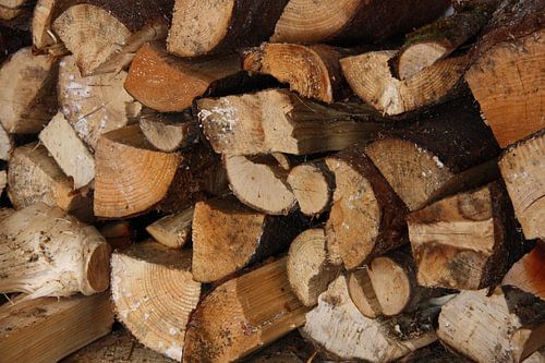 een stapelhout voor de openhaard