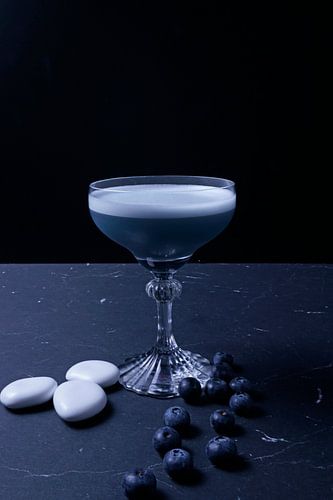 Gin ontmoet bosbes en eiwit. Heerlijke en fruitige cocktails geserveerd in een glas