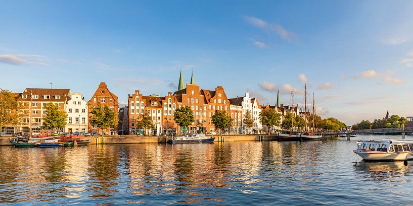 Vieille ville historique de la ville hanséatique de Lübeck par Werner Dieterich
