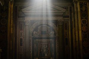 Faisceau de lumière dans la basilique Saint-Pierre