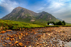 Weißes Haus im Glen Coe von Dirk Rüter