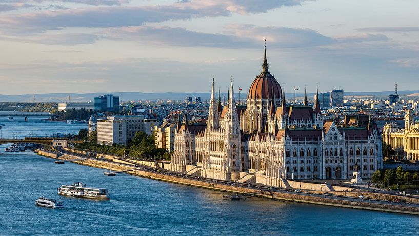 Das Parlamentsgebäude in Budapest von Roland Brack