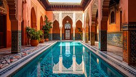Luxueus zwembad in Arabische stijl