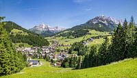 Bergdorf im Sommer