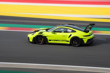 Porsche 911 992 GT3 RS op het circuit van Wilco Bos