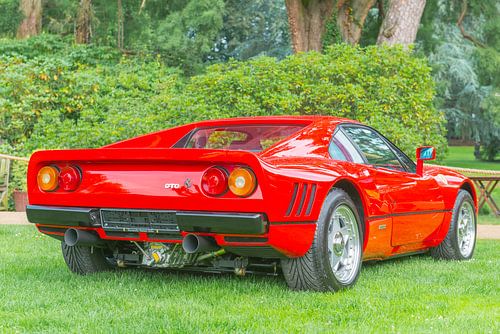 Ferrari 288 GTO 1980s supercar in rood