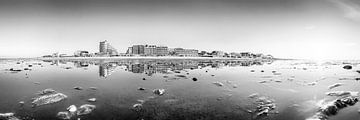 North Sea sunset in black and white by Manfred Voss, Black-White Photography
