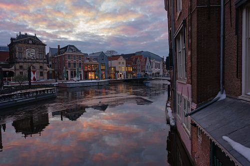 Evening light in the heart of the canals of Leiden