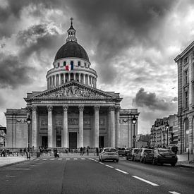 The magic of the Panthéon in black and white. by Maurits van Hout