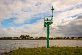 Balise radar sur les rives de la Noord River
