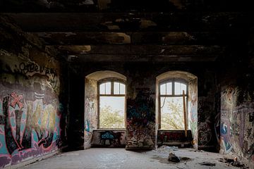 Abandoned Spaces van Frans Davids