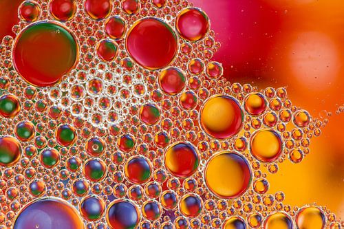 Photo macro abstraite de bulles d'huile dans l'eau