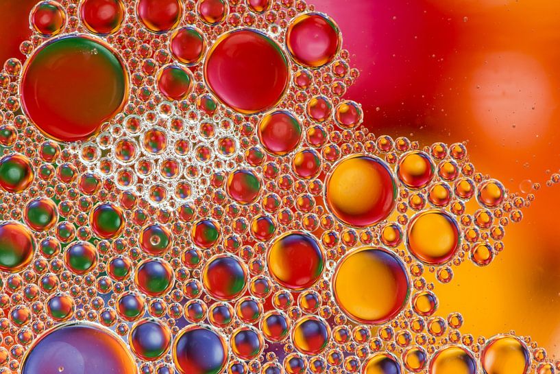 Photo macro abstraite de bulles d'huile dans l'eau par ManfredFotos
