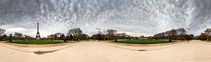 Eiffelturm 360 Panorama mit Wolken