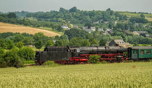 Stoomtrein bij vertrek Eyserhalte