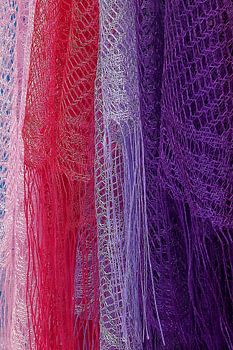 4 Farben von Schals.