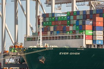 De boeg van containerschip Ever Given in de haven Rotterdam. van scheepskijkerhavenfotografie