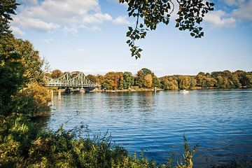 Potsdam – Havel River / Glienicke Bridge van Alexander Voss
