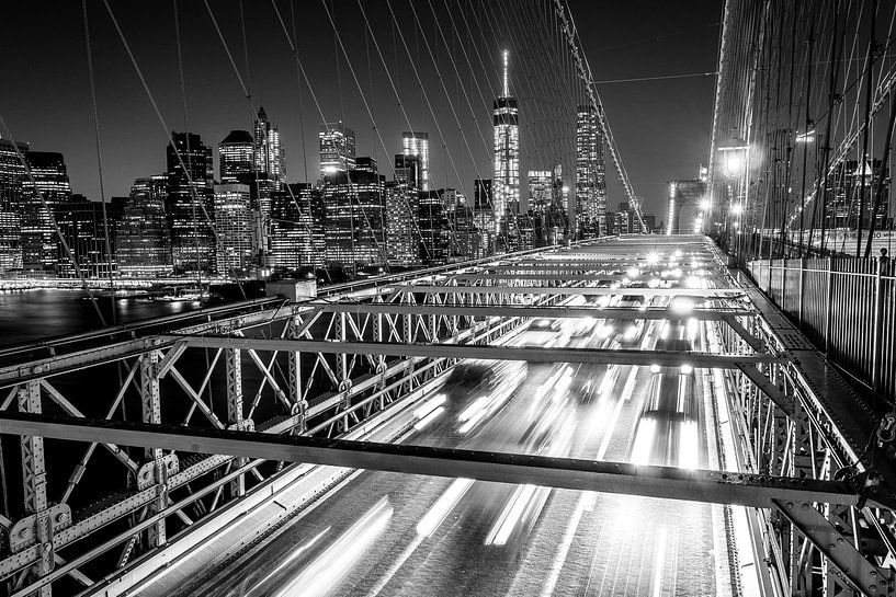 Brooklyn Bridge at night (black and white) by Sascha Kilmer