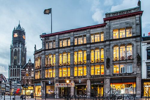 De Centrale Bibliotheek en de prachtige Domtoren in Utrecht