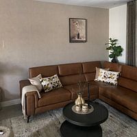 Photo de nos clients: Earth &amp ; Elegance une nature morte avec un vase sombre et des pierres naturelles par Dutch Art Works, sur toile