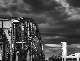 Station van Keulen met wolken