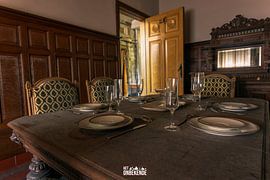 Overview small dining table. by Het Onbekende