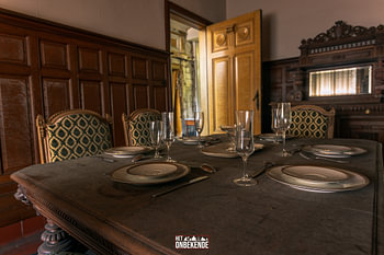 Overzicht kleine eettafel.