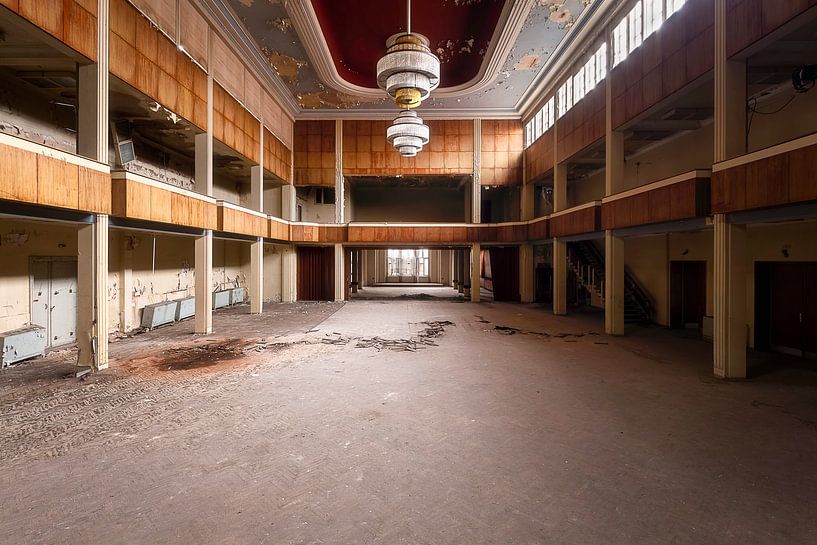 Théâtre abandonné. par Roman Robroek - Photos de bâtiments abandonnés