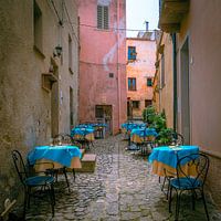 Restaurant awaiting customers