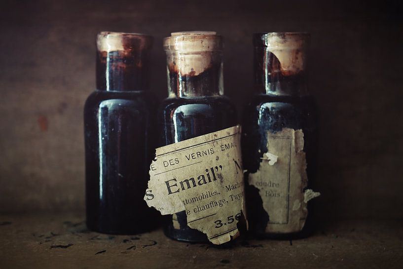 Enamel vial by Christian Wölck