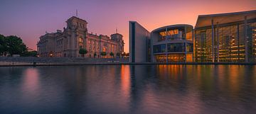 Panorama of a sunset at the Reichstag building
