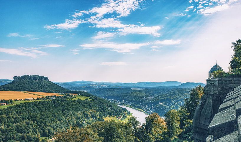 Uitzicht vanaf vesting Königstein over de Elbe van Jakob Baranowski - Photography - Video - Photoshop
