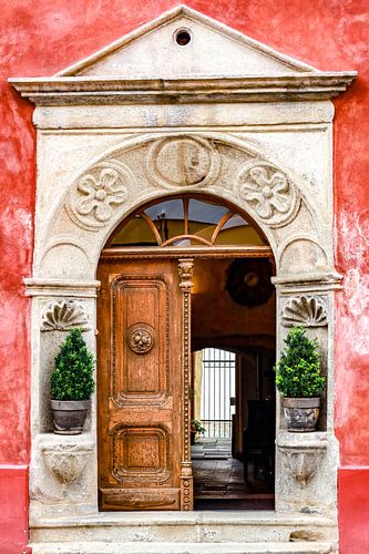 Deur met doorkijk in Cesky Krumlov