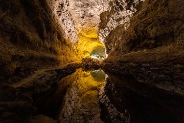 Cueva de los Verdes by Dennis Eckert